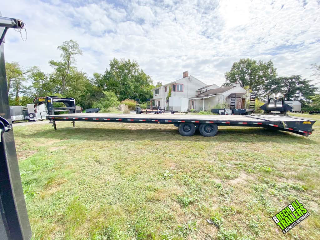 Side view showing the 40ft Used Big Tex Super Duty 17.5K Gooseneck Trailer