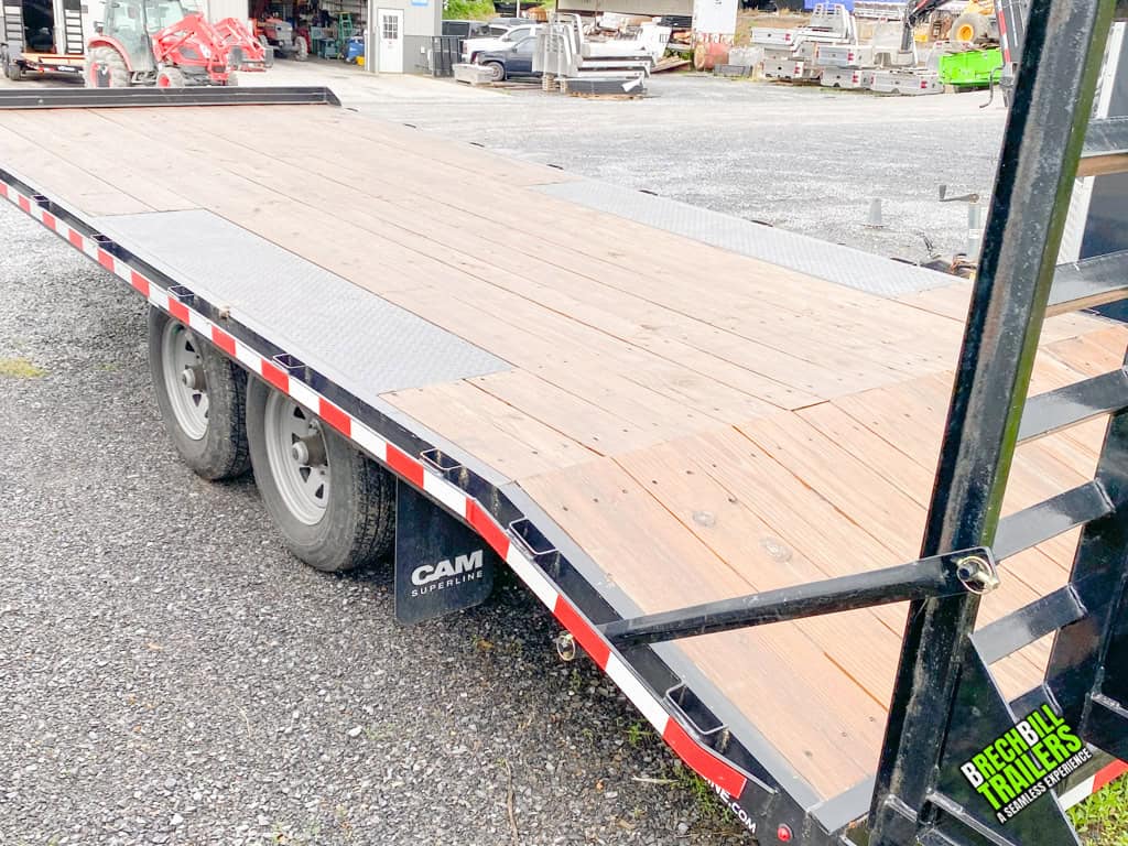 Close view of the deck's condition.