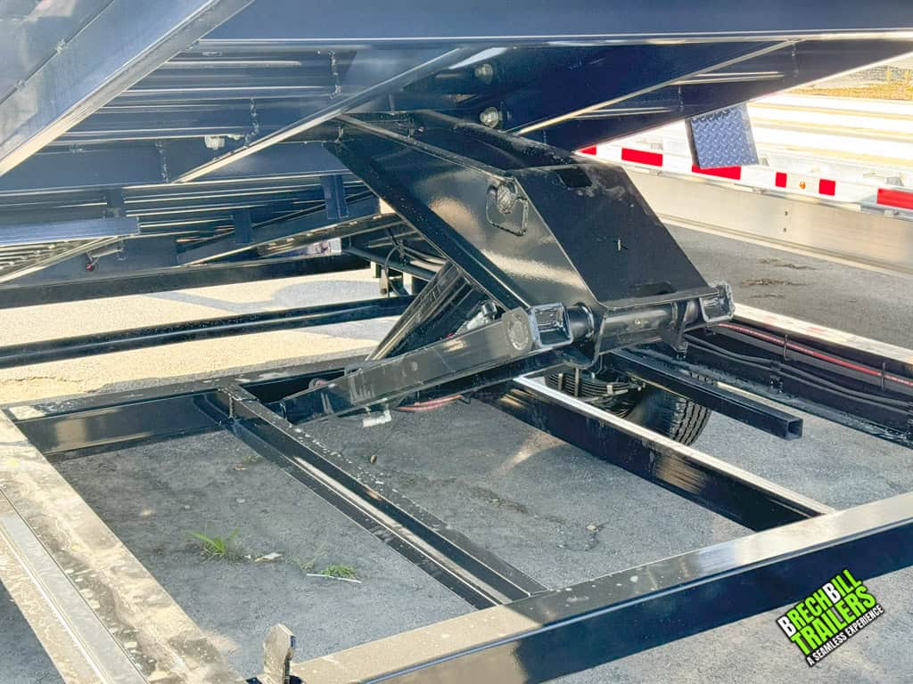 Hydraulic lift on LZ7-16 dump trailer