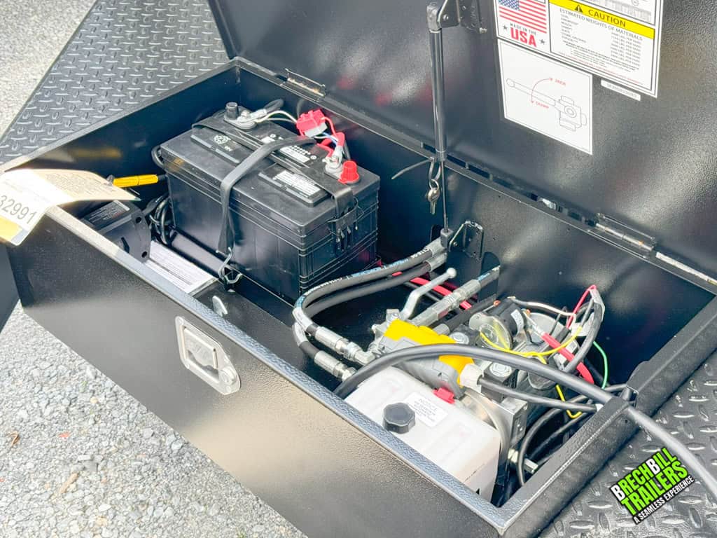 Battery box and hydraulic system on the Bwise DLP 15.4K Heavy Duty Dump Trailer