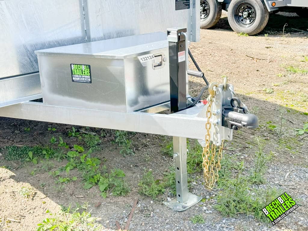 Trailer coupler and connects on a Bwise trailer