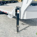 Front corner of the 26ft Horizon deck over trailer.