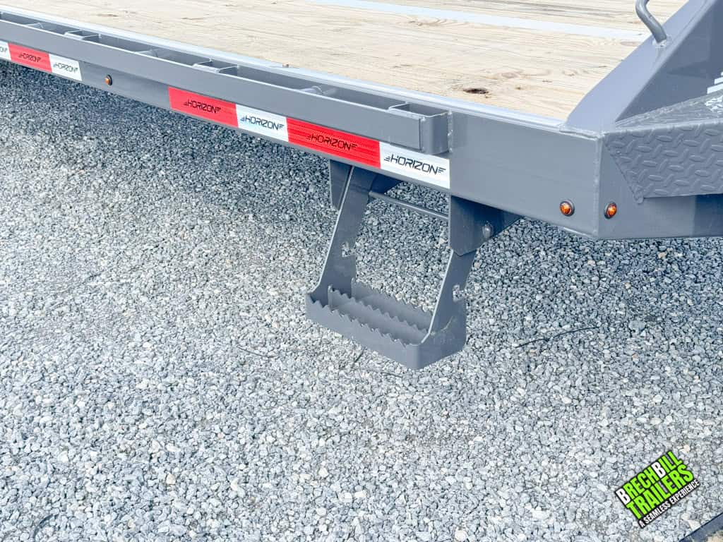 Close view of the side on the Horizon 30ft Deck Over Gooseneck Trailer.
