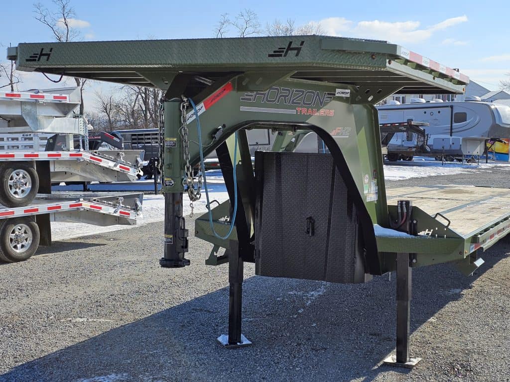 Used Horizon trailer in green, excellent condition