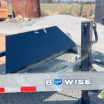 Jack and toolbox at the front of the trailer