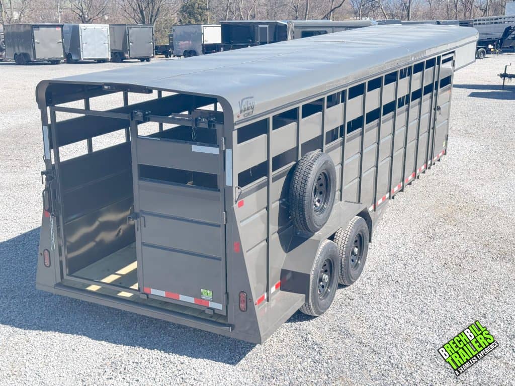 Valley 14K Gooseneck Stock Trailer side view