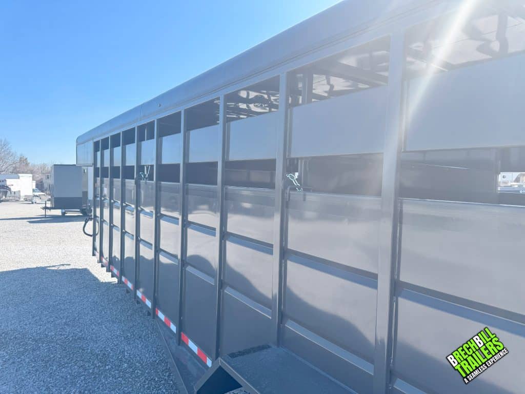 Side view of the Valley 14K Gooseneck Stock Trailer