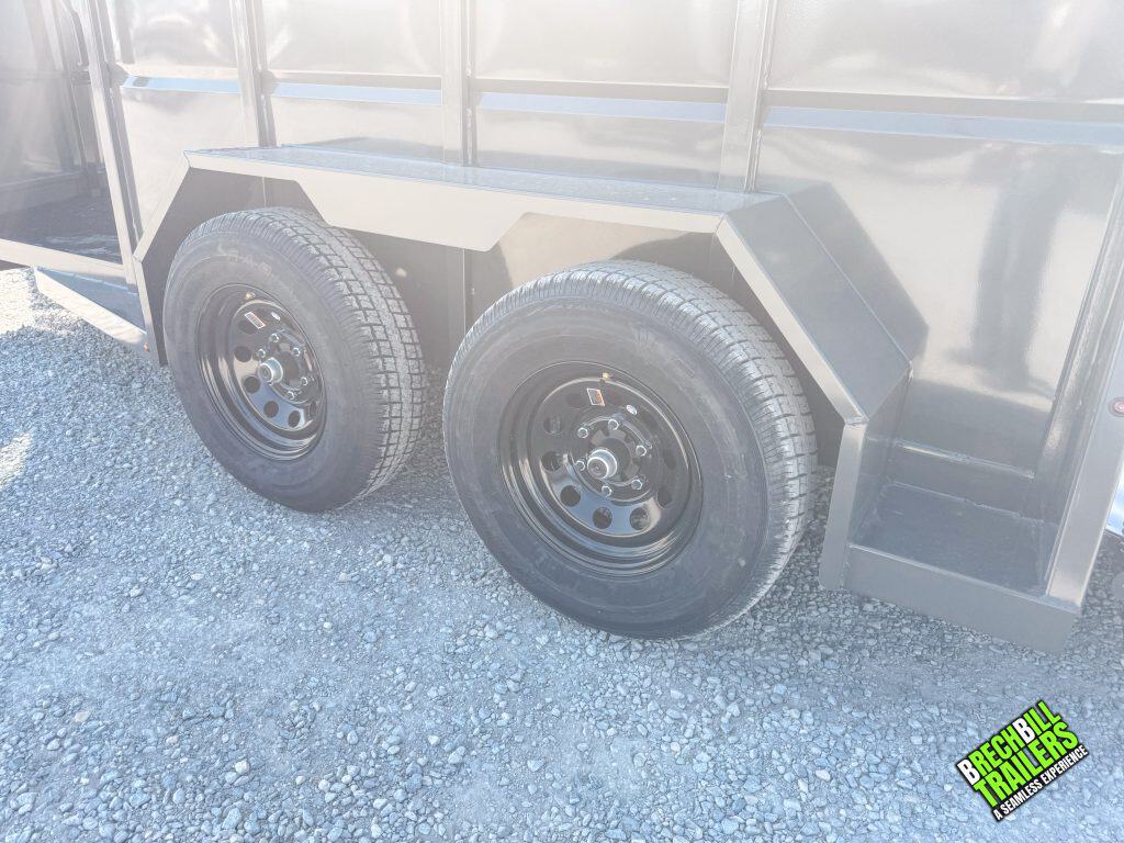 New black wheels on the Valley horse trailer