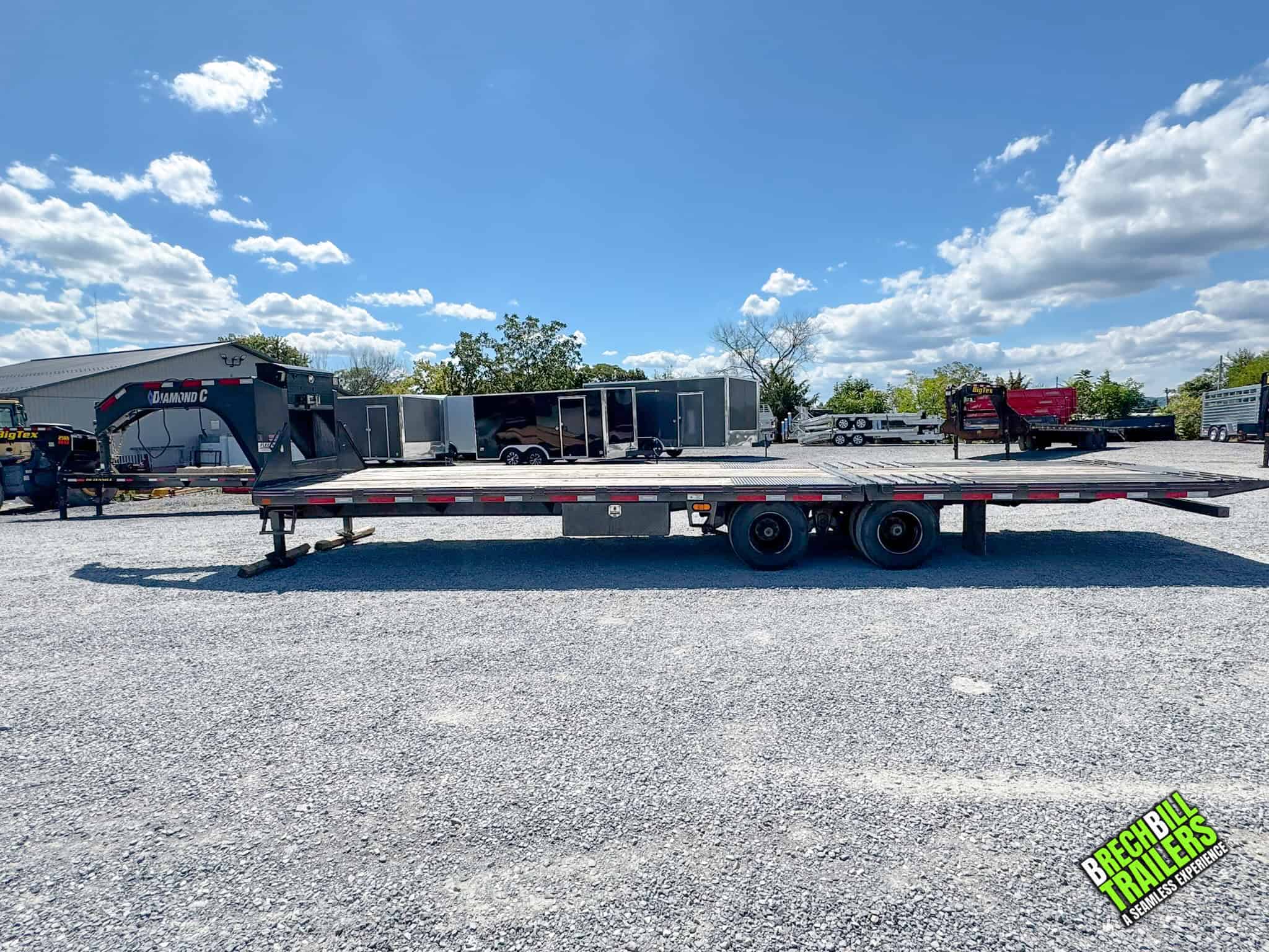 2020 Diamond C FMAX212 photo 3
